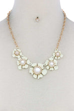 Floral Pearl Bead Necklace