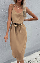 Women's Fashion Sleeveless Belted Dress