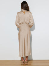 Elegant elegant women's satin long sleeve loose dress