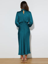 Elegant elegant women's satin long sleeve loose dress