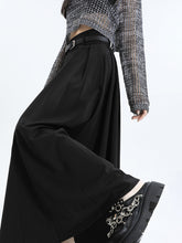 Women's A-line pleated skirt with wide hem