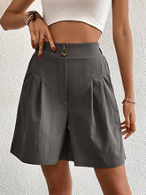 Women's high-waisted loose 2-button shorts