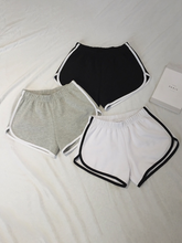 New sports style three-quarter shorts yoga loose hot pants