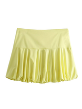 New round neck zipper pocket balloon short vest / pleated skirt