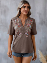 New women's fashion embroidery stitching lace top